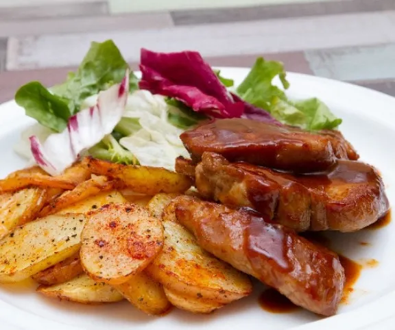 Barbecue sertésszűz tepsis krumplival recept