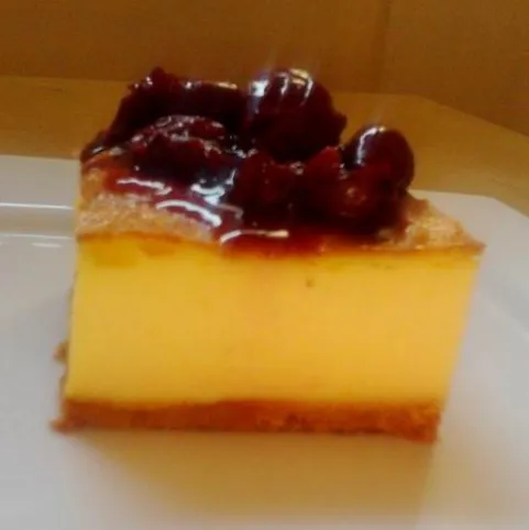 Diétás sült túrótorta meggyöntettel recept
