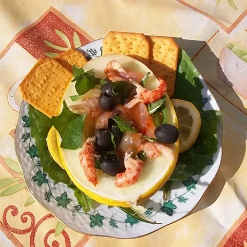 Vodkás mézdinnye saláta, füstölt lazaccal, folyami rákkal recept