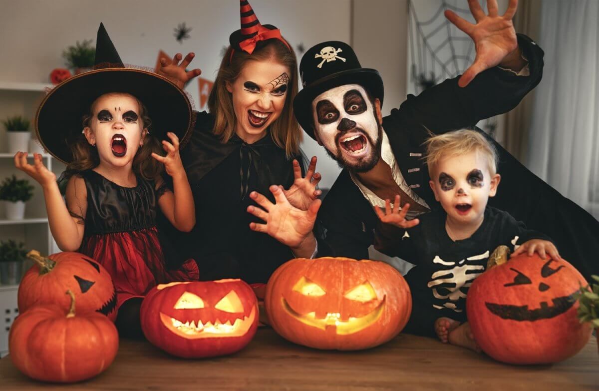 A halloween bulikon a jelmez és a tökfaragás szinte kötelező! / Fotó Shutterstock