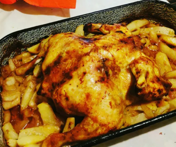 Vörösboros csirke kakukkfüves krumpliágyon  recept