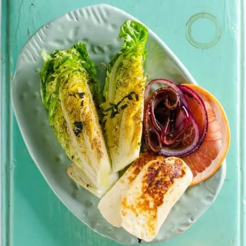 Grillezett halloumi sajt és szívsaláta grapefruit-öntettel recept