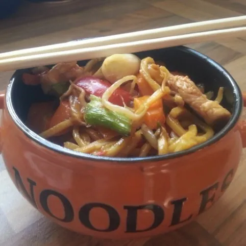 Thai csirkés tészta recept