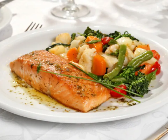 Roston sült lazac párolt zöldségekkel recept