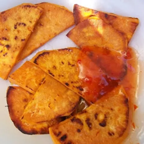 Sült édesburgonya chilivel  recept