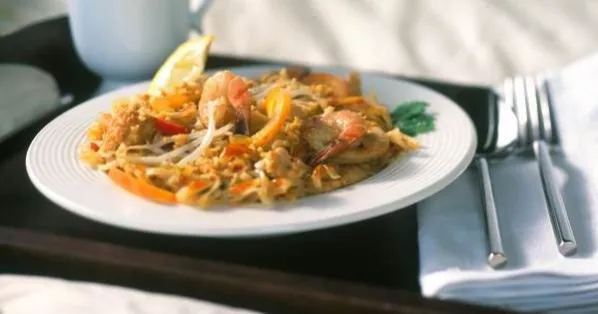 Pad thai - a tésztaételbe mindenféle finomság kerülhet