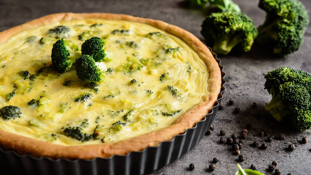 Brokkolival gazdagítva is nagyon finom a quiche (Shutterstock)