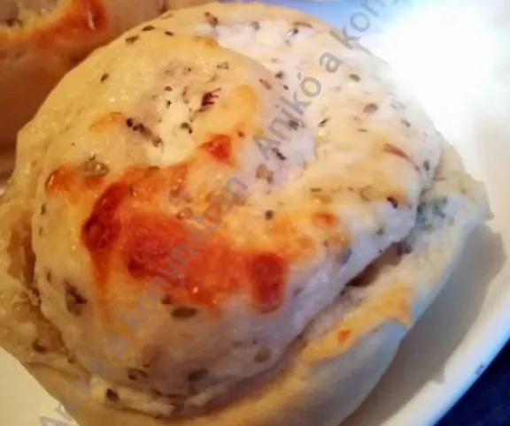 Tejfölös-sonkás csiga recept
