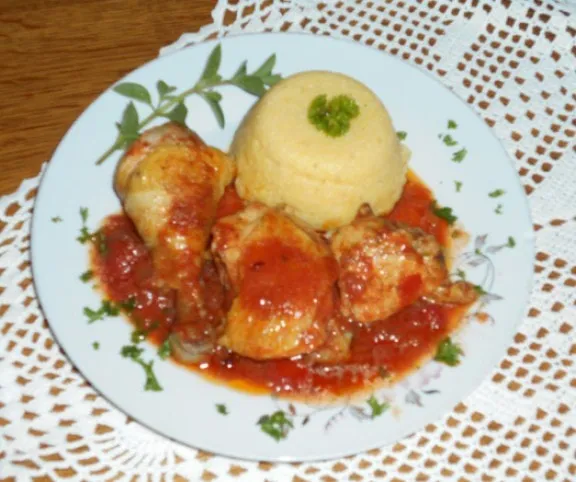 Pikáns csirke polentával recept