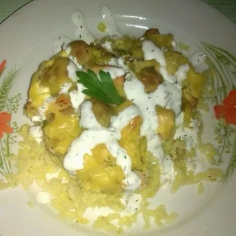 Kelbimbós csirkemell currys rizságyon recept