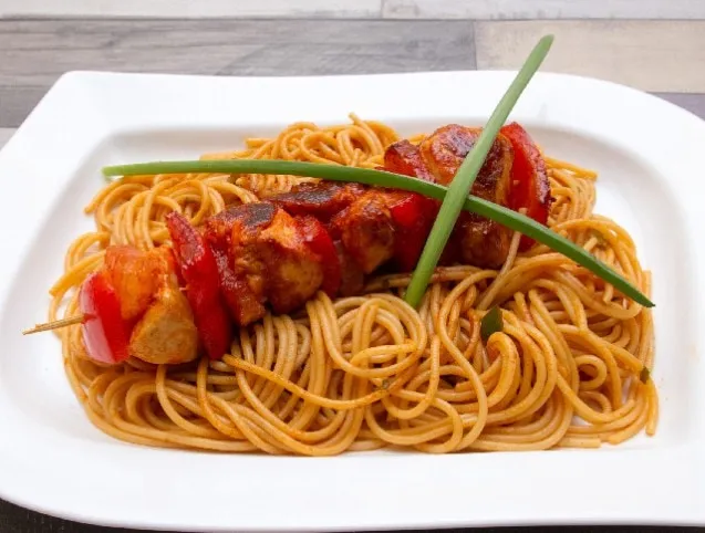 Édes-csípős csirkenyárs spagettivel recept