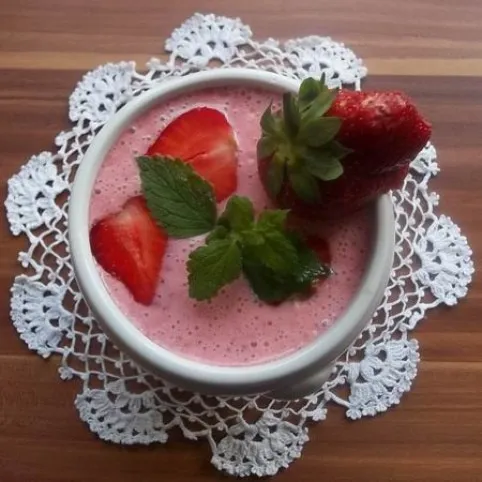 Hideg tejszínes eperkrémleves recept