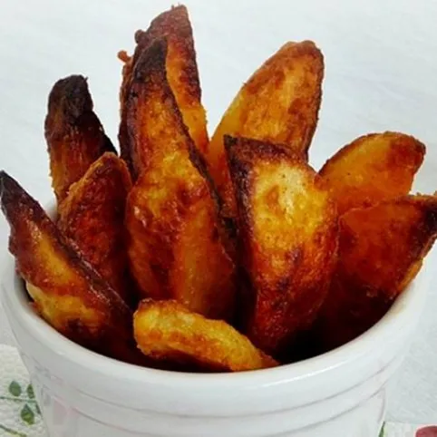Hasábburgonya sütőben sütve recept