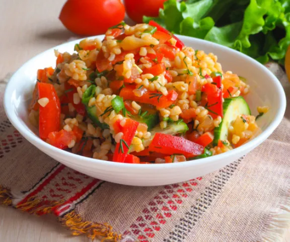 Bulgursaláta zöldségekkel  recept