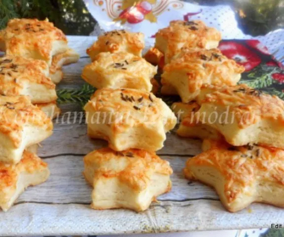 Sajtos-paprikás csillagok recept
