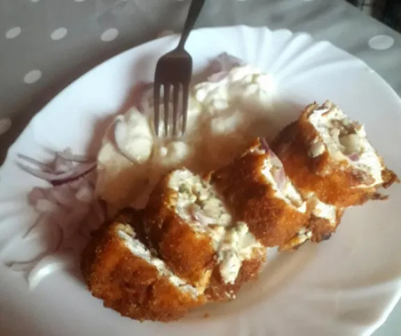 Fűszeres sajttal töltött csirkemell recept