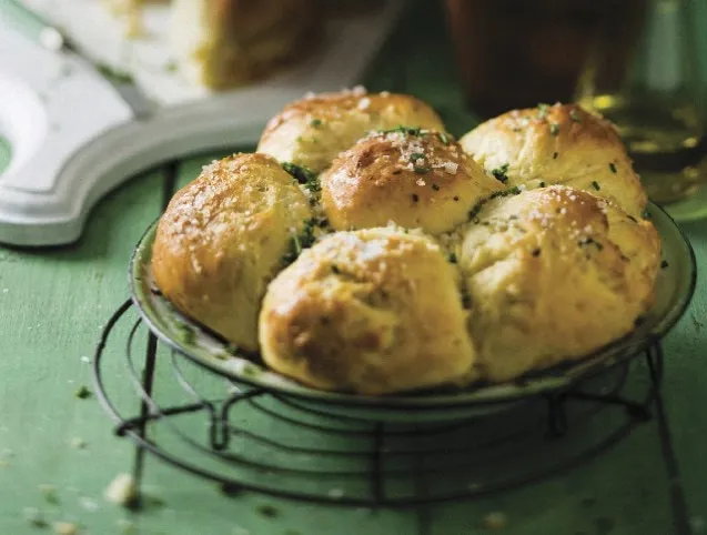 Fokhagymás-snidlinges buci recept