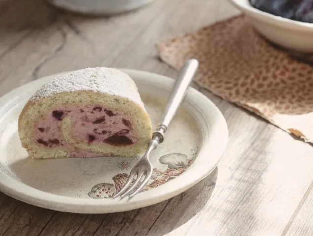 Pisztáciás-szilvakrémes rolád recept