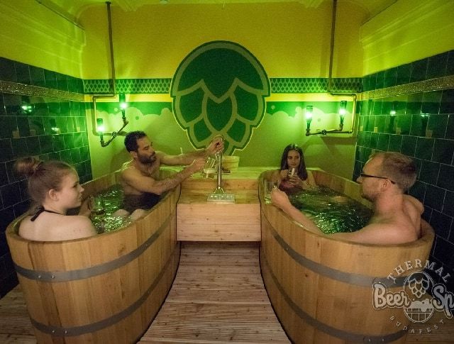 Széchenyi Gyógyfürdő, BeerSpa / Fotó: https://www.facebook.com/thermalbeerspa/