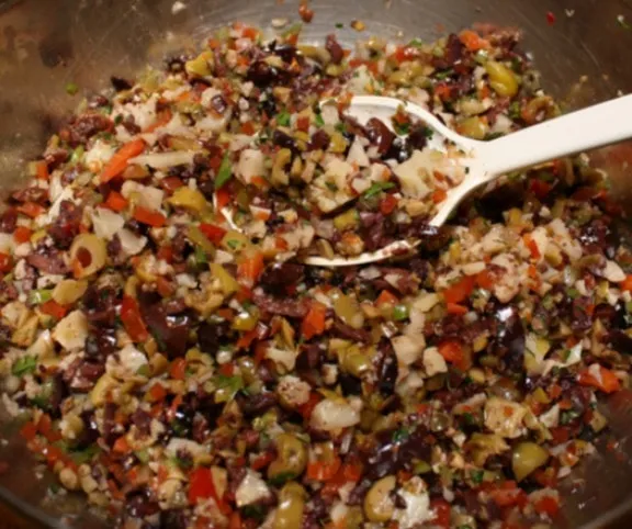 Házi olajbogyó-saláta recept