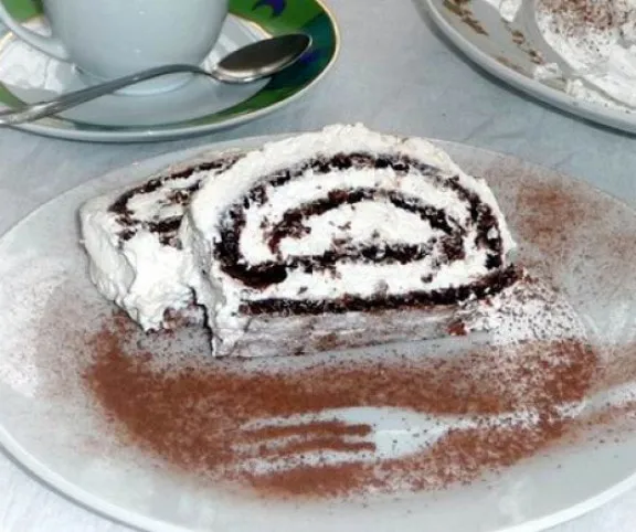 Kókuszos-kókuszkrémes rolád recept