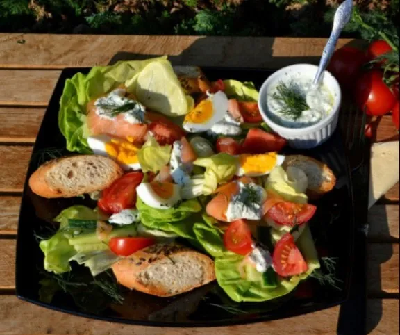 Kapros lazacsaláta recept