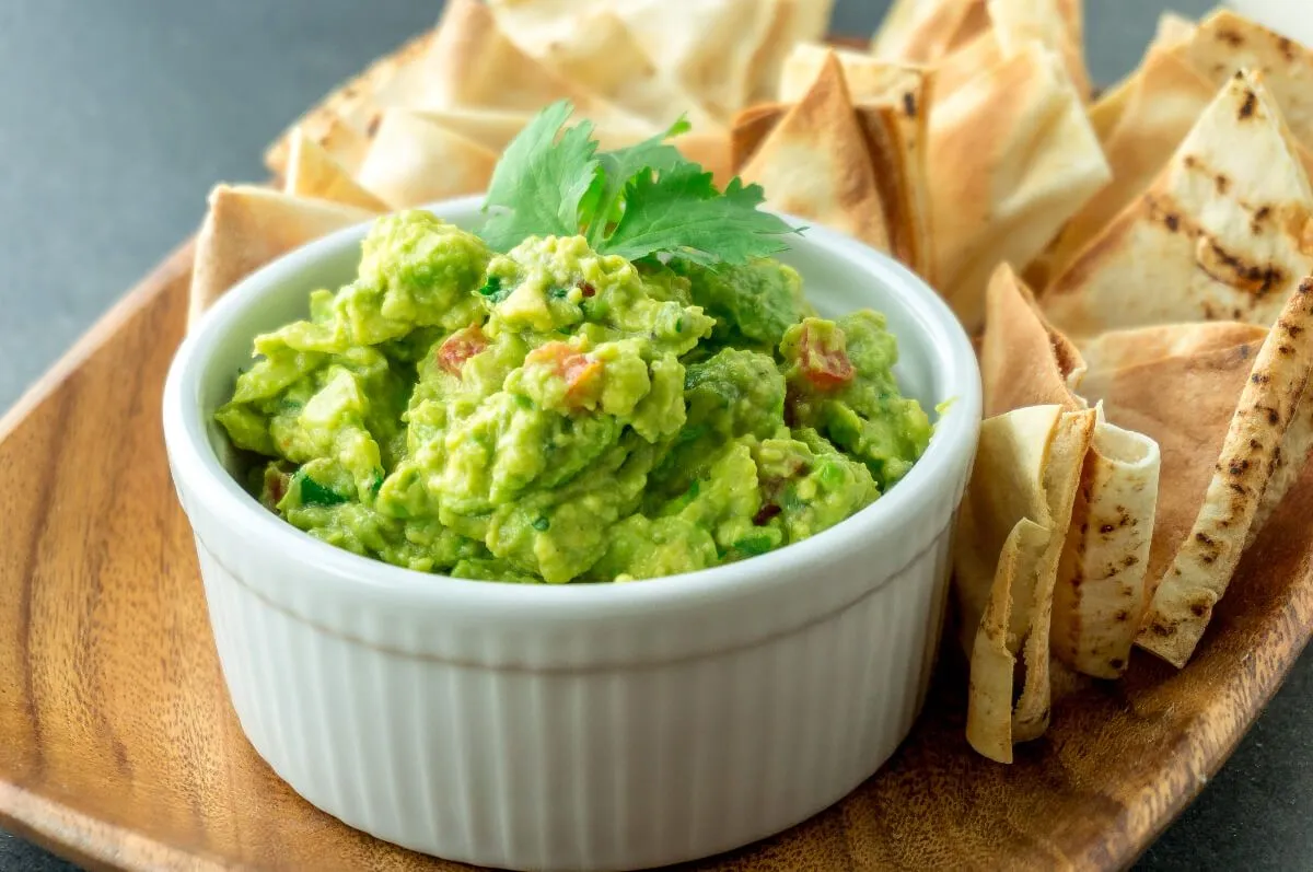 Az avokádókrém avagy guacamole nagyon kedvelt mártogatós (Shutterstock)