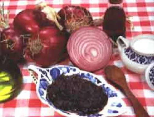 Édes-savanyú hagymakrém pirítósra recept