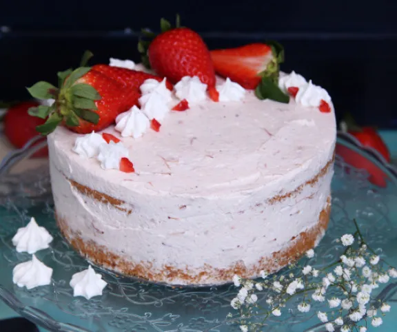 Habkönnyű epertorta recept