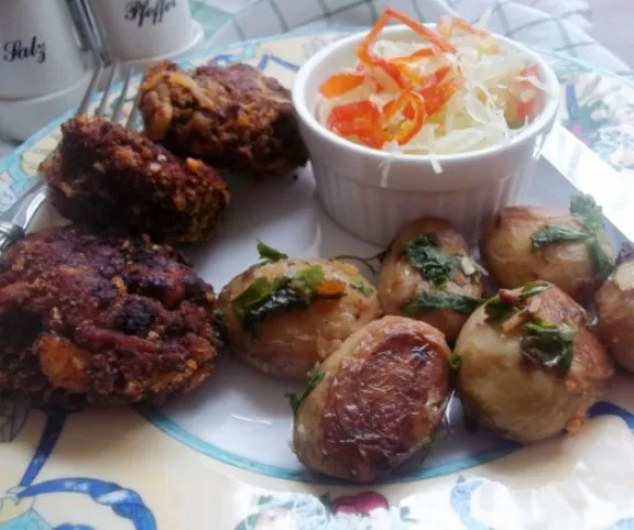 Cukkinis fasírt petrezselymes újkrumplival recept