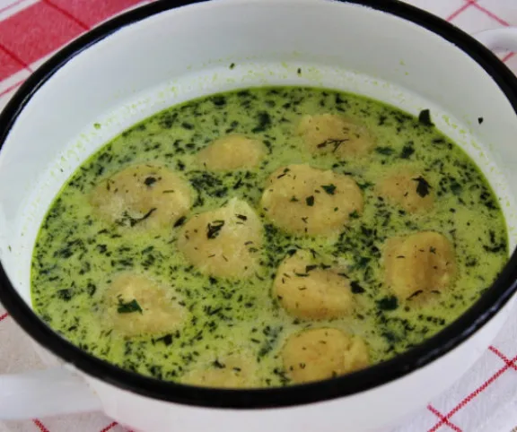Zöld leves sajtgombóccal recept