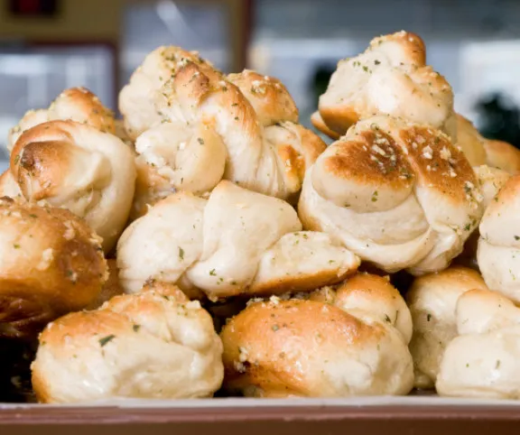 Pofonegyszerű fokhagymás csomó recept