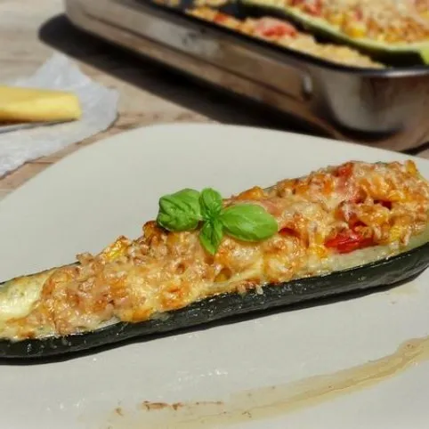 Zöldségekkel töltött cukkini recept
