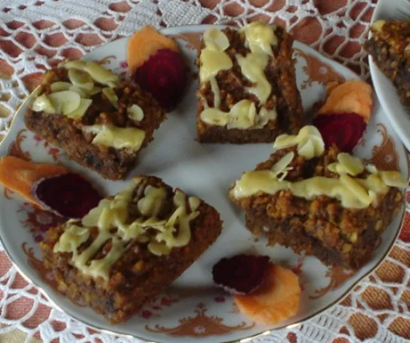 Céklás-sárgarépás sütemény (liszt nélkül) recept