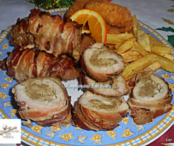Feketeerdei sonkába göngyölt töltött karaj recept