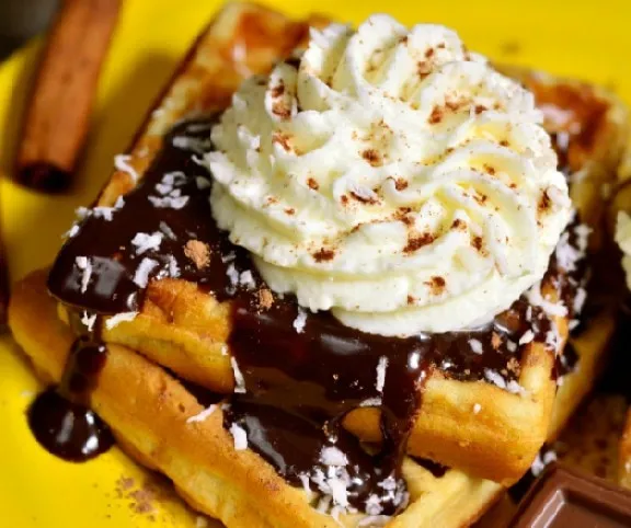 Gofri forró csokoládéöntettel recept