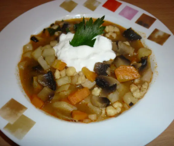 Gombaleves galuskával recept