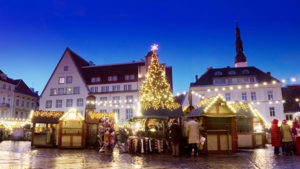 A hangulat kedvéért mindenképpen ellátogatni adventi vásárba!