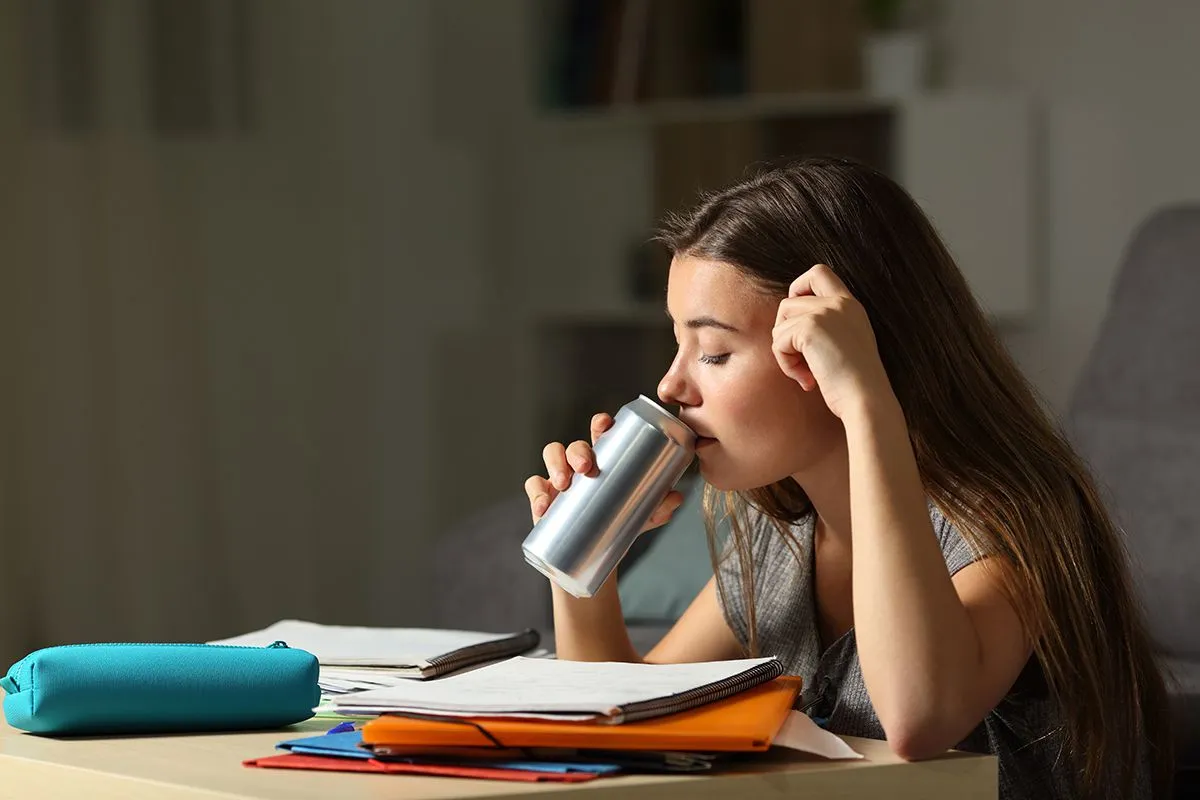 Gyerekek esetében semmilyen körülmények között nem lehetünk elnézőek, ha energiaitalról van szó /Fotó: Shutterstock