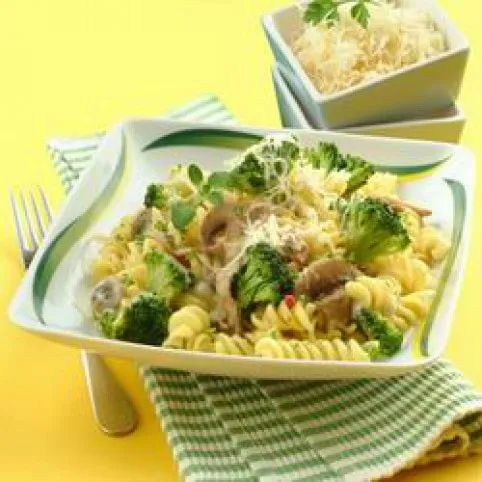 Fusilli brokkolis gombaszósszal recept