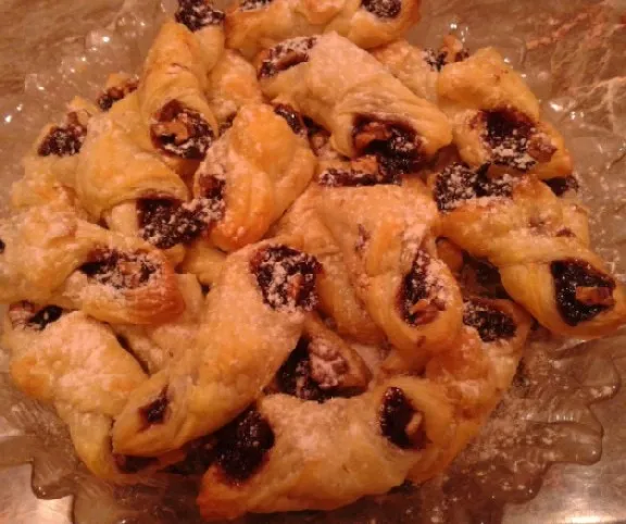 Szilvalekváros-diós kifli leveles tésztából recept