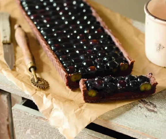 Áfonyás-csokis pitetorta recept