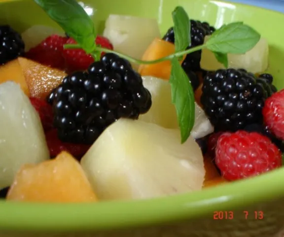 Sárgadinnyés gyümölcssaláta recept