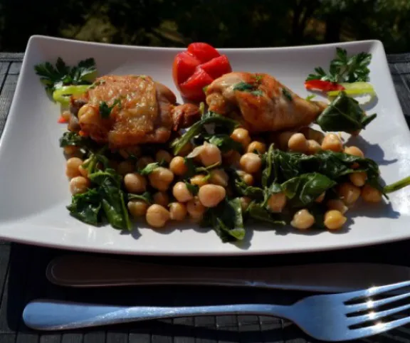 Tejszínes-spenótos csicseriborsó recept