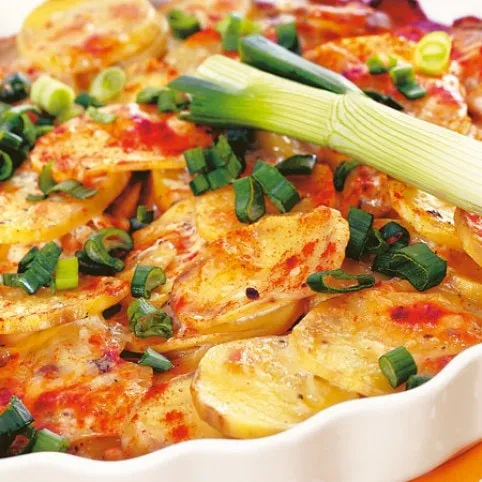 Póréhagymás burgonyatál camembert-rel recept
