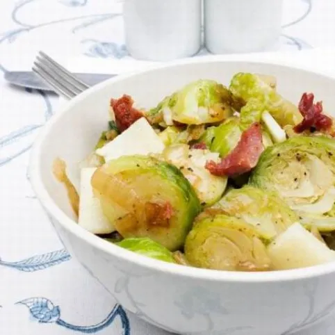 Szalonnás-sajtos kelbimbó recept