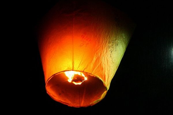 A lampion az égbe emelkedik