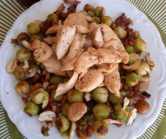 Csirkemell csíkok gesztenyés kelbimbó ágyon recept