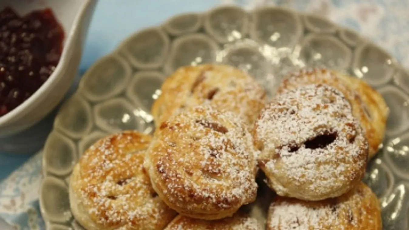 erdei gyümölcs lekvárral töltött párnácskák villámgyorsan gasztrovideó videórecept