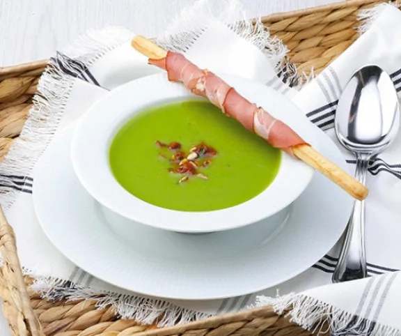Borsókrémleves baconbe tekert grissinivel recept